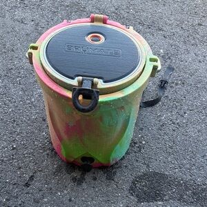 BrüMate Multicolor Insulated Cooler